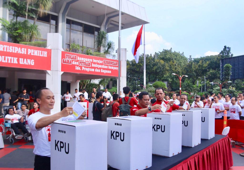 Relawan Ganjar-Mahfud KPU Gelar Ulang Pencoblosan 