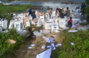 Ratusan Kotak Suara Pemilu Dibongkar Warga di Paniai, Papua.